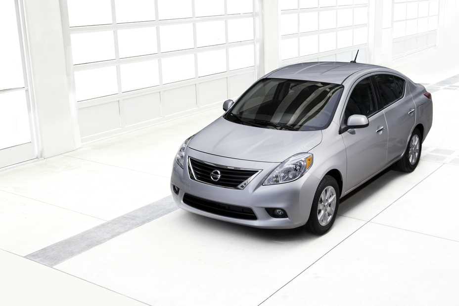 2012 nissan versa owners manual