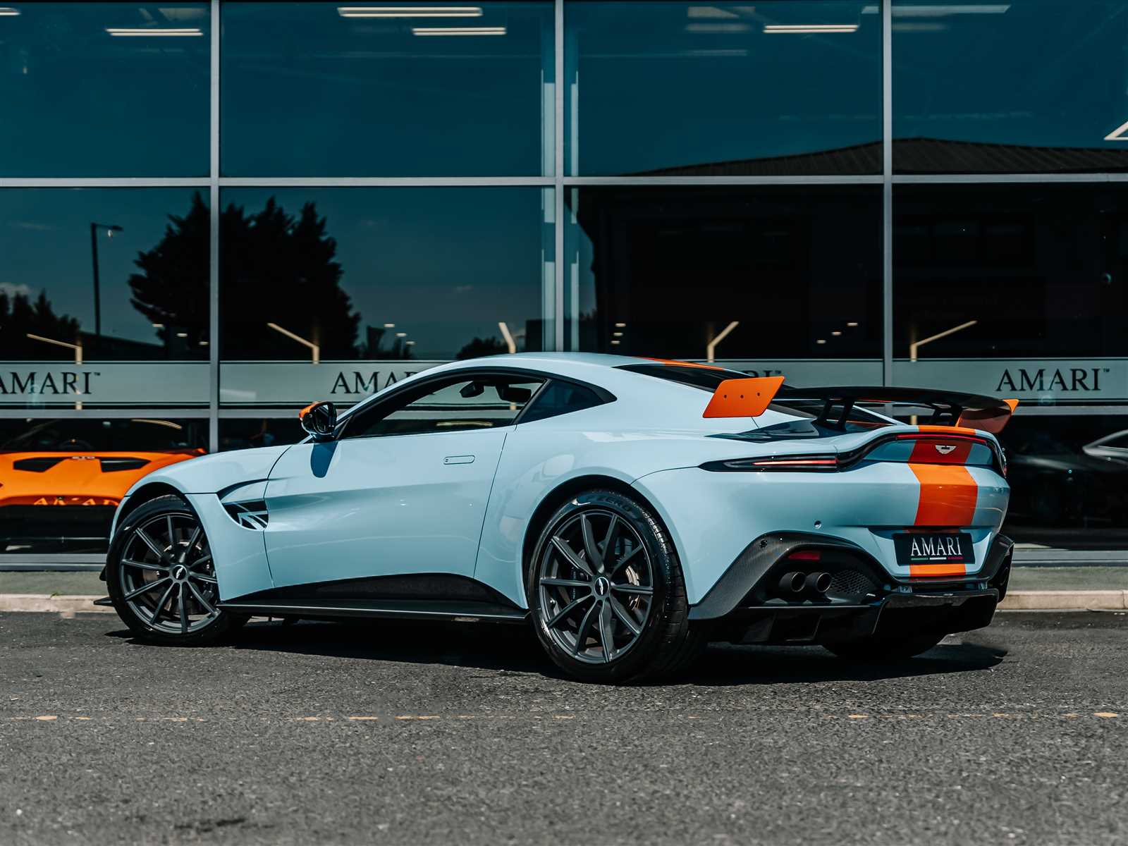 2019 aston martin vantage owners manual