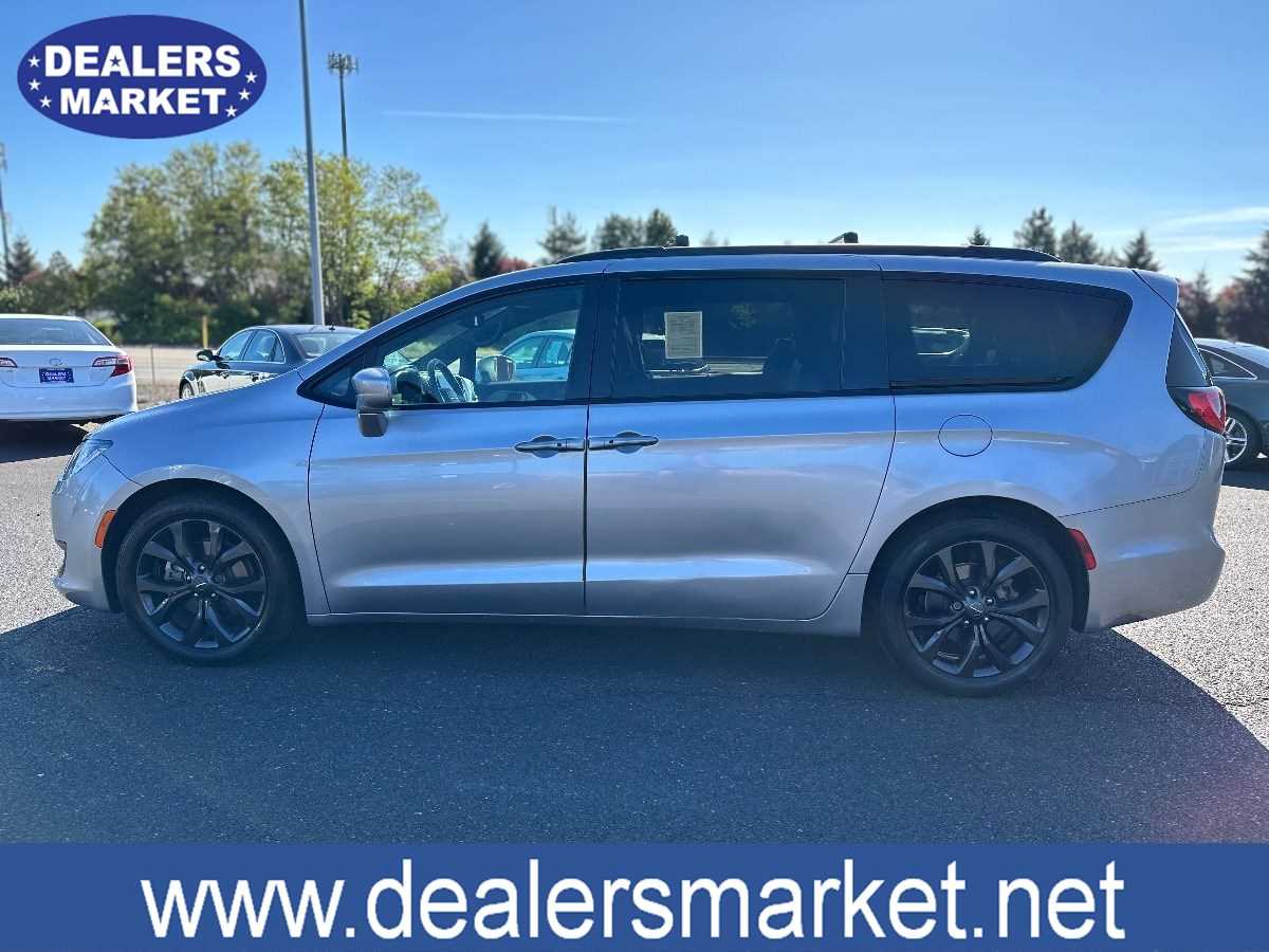 2019 chrysler pacifica owners manual