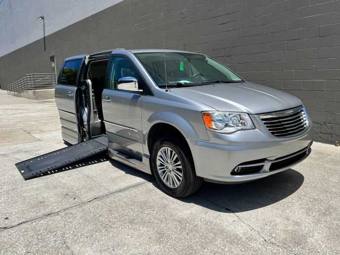 2016 chrysler town and country touring owners manual