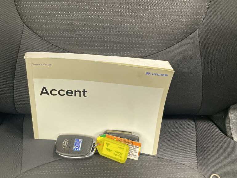 2017 hyundai accent owners manual