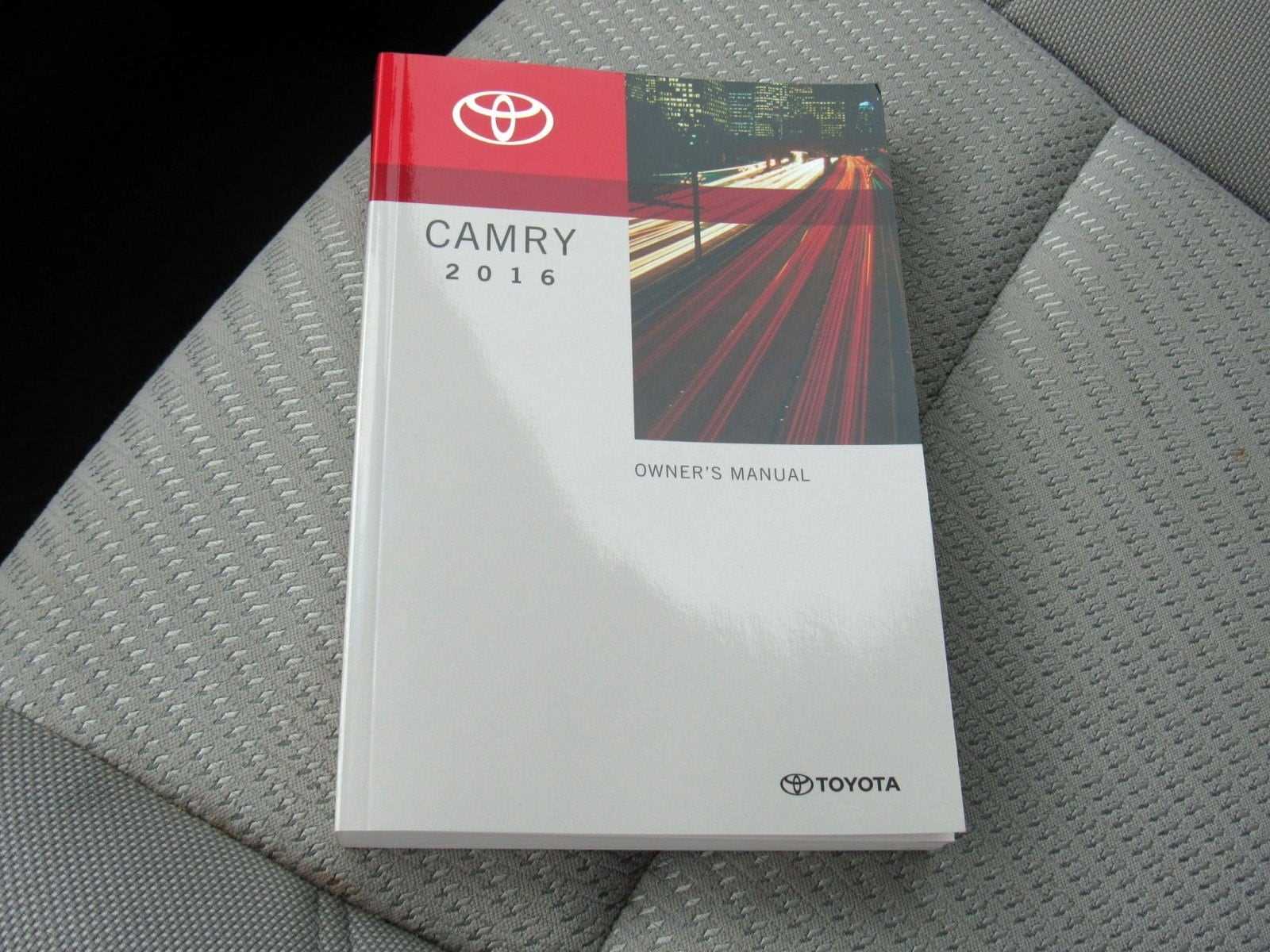 2016 toyota camry se owners manual