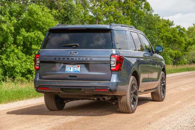 2022 ford expedition owners manual